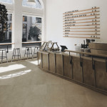 Dlažba imitácia betónu MASSIVE ASHEN v kaviarni